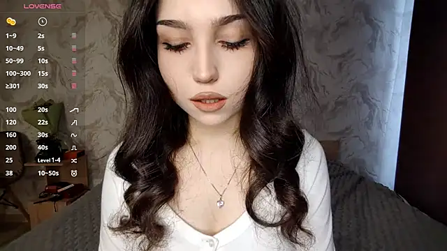 Qwami Amie online show from April 2026 06:46:01 AM