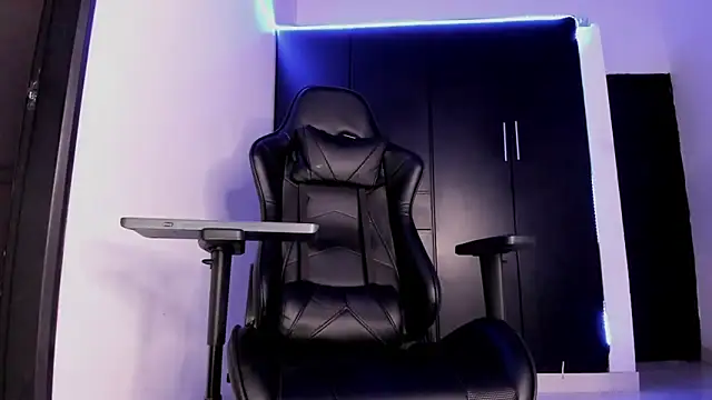 Liam Mateo online show from February 2026 01:21:02 AM