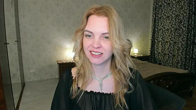 LunaFlinn online show from March 2026 04:19:01 AM