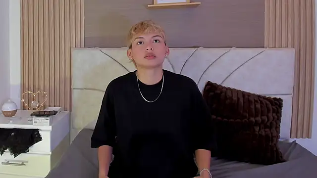 tefi meow  online show from April 2026 04:08:01 PM