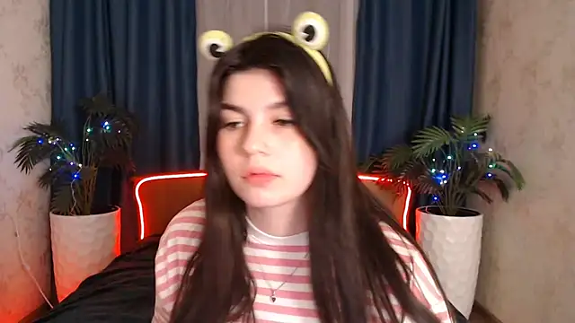 KisaModel online show from December 2025 10:19:01 AM