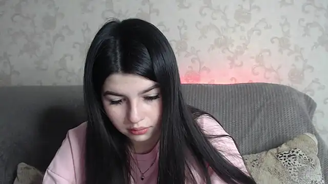 KisaModel online show from April 2026 01:00:02 AM