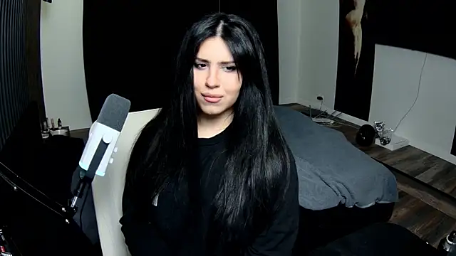 Nicole Pars online show from March 2026 04:42:01 PM