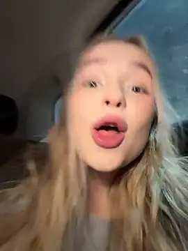 -teenytiny- online show from February 2026 04:45:02 PM