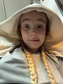 -teenytiny- online show from February 2026 05:08:01 PM