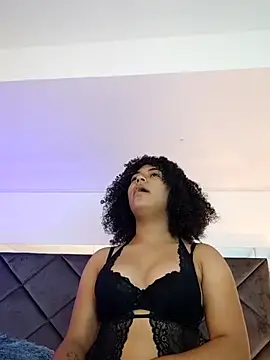 LunaaCurly online show from February 2026 07:23:01 PM