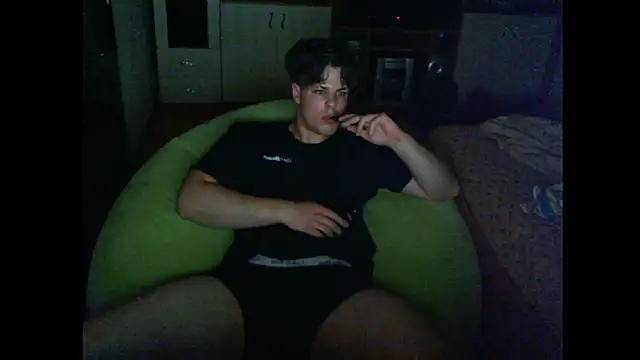 Snapshot of GymGuy0505 chatting on May 2026 08:21:02 PM GymGuy0505 online show from May 2026 08:21:02 PM