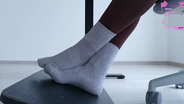 Feetbeth online show from May 2026 05:20:01 PM