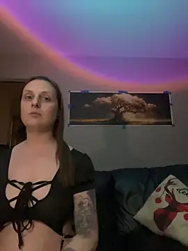 Snapshot of kingNQueen1211 chatting on May 2026 08:41:01 AM kingNQueen1211 online show from May 2026 08:41:01 AM