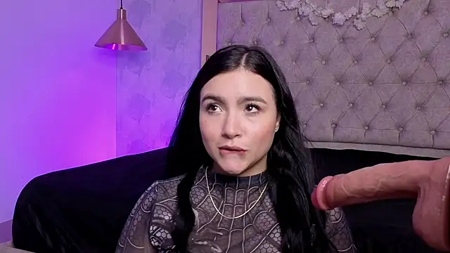 kylie river online show from April 2026 06:10:01 PM