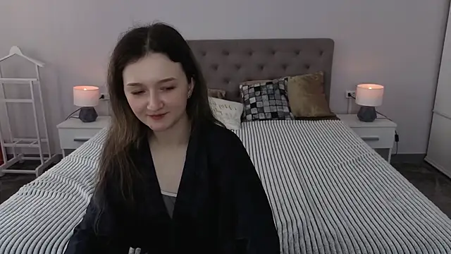 CyrenaLuxe online show from April 2026 07:49:01 AM