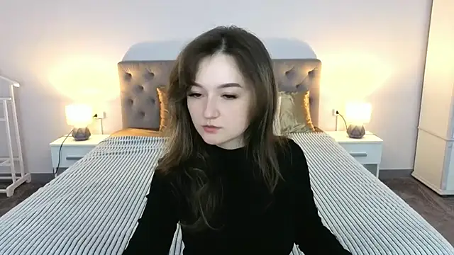 CyrenaLuxe online show from April 2026 05:25:01 AM