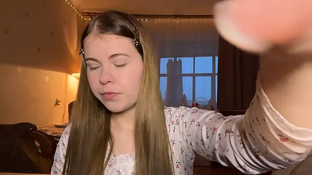 MaevAmy online show from December 2025 01:40:01 PM