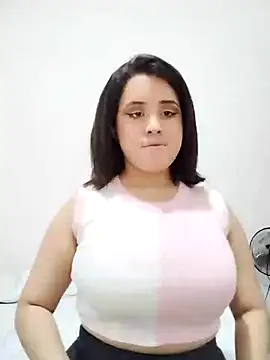 Missnia online show from April 2026 01:11:01 PM
