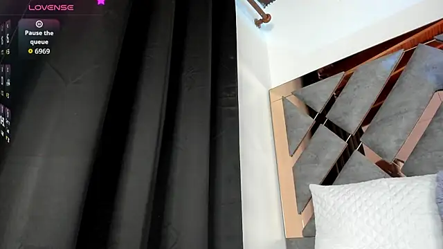 Cheerry Lee  online show from January 2026 11:23:02 AM