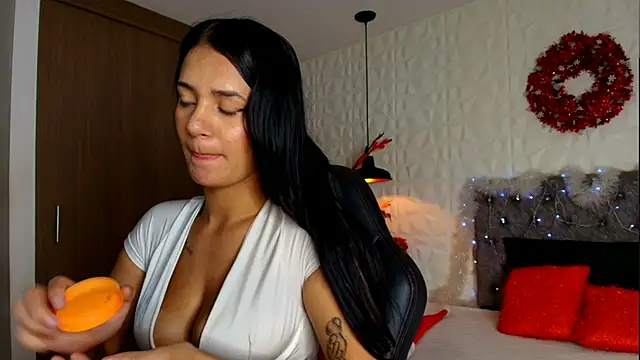 alisson-dl online show from December 2025 05:20:01 PM