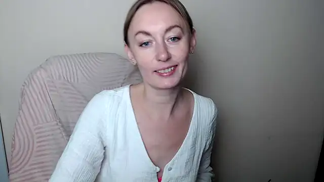 LiaSeass  online show from February 2026 11:25:01 AM