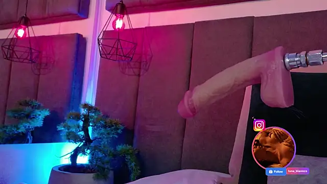 luna blannco online show from June 2026 02:21:02 PM