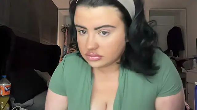 Snapshot of Curvybabesxxo chatting on April 2026 11:30:02 AM Curvybabesxxo online show from April 2026 11:30:02 AM