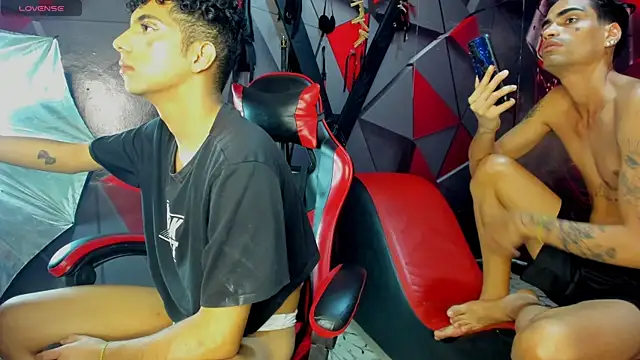 Hot Boys Without Limits online show from December 2025 04:07:02 AM