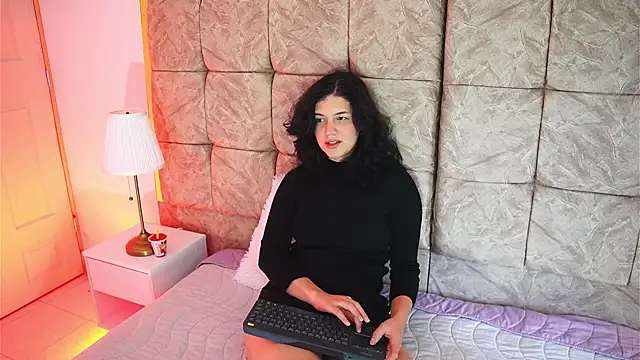 Snapshot of AlexiaClark7 chatting on February 2026 07:45:01 PM AlexiaClark7 online show from February 2026 07:45:01 PM