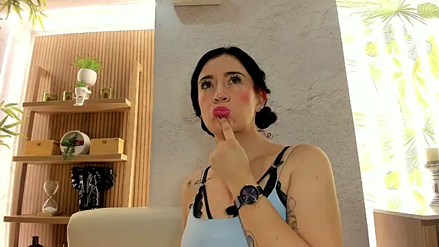 Snapshot of Victoria01_ chatting on May 2026 01:14:01 AM Victoria01 online show from May 2026 01:14:01 AM