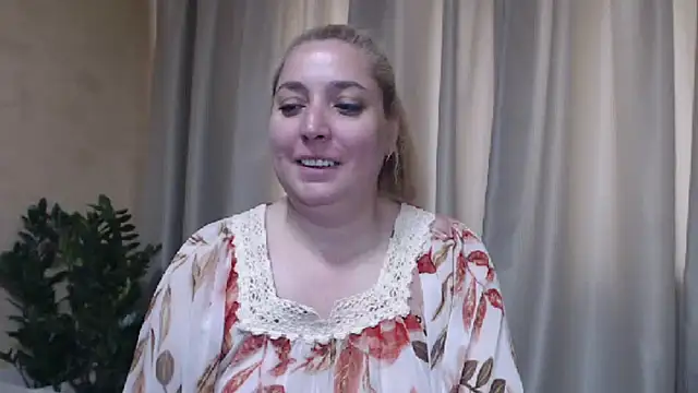 Snapshot of sweetpussy13 chatting on May 2026 05:36:02 AM sweetpussy13 online show from May 2026 05:36:02 AM