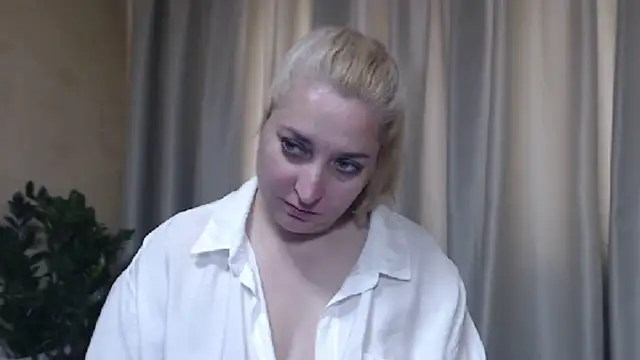 Snapshot of sweetpussy13 chatting on June 2026 05:36:02 AM sweetpussy13 online show from June 2026 05:36:02 AM