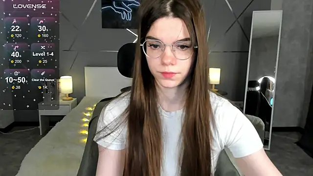 miss  evelyne online show from December 2025 01:33:02 AM