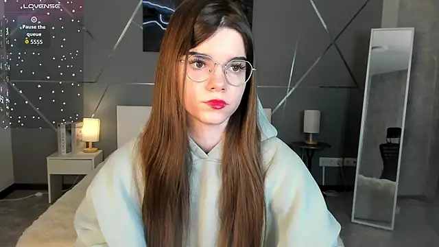 miss  evelyne online show from February 2026 01:10:02 AM