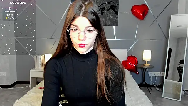 miss  evelyne online show from February 2026 01:01:02 AM