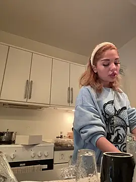 SilkyMira online show from December 2025 06:59:02 PM