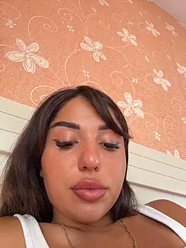 Snapshot of SilkyMira chatting on June 2026 11:26:02 AM SilkyMira online show from June 2026 11:26:02 AM