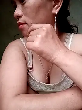 ngaytho004 online show from April 2026 10:54:02 PM