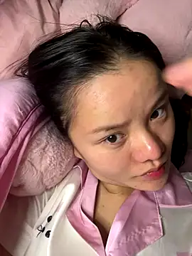 leo-kitty online show from December 2025 05:02:01 AM