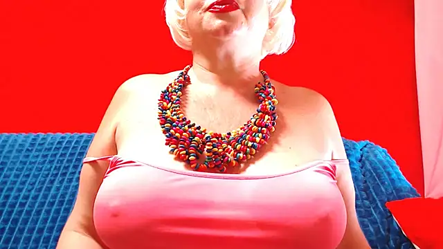 Snapshot of NaughtyMILF4UX chatting on July 2026 03:45:02 AM NaughtyMILF4UX online show from July 2026 03:45:02 AM