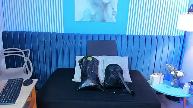 dahianeconnor online show from April 2026 11:36:01 AM