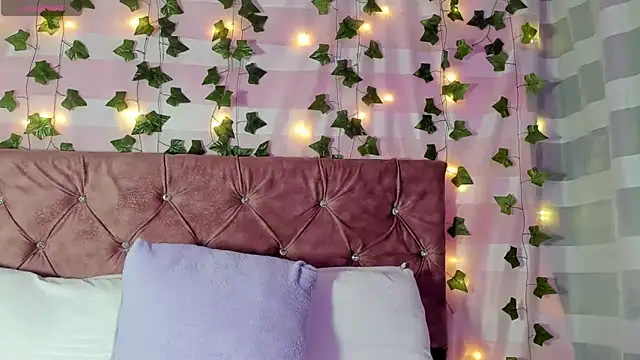 Ayla-marttinez online show from March 2026 01:40:02 AM