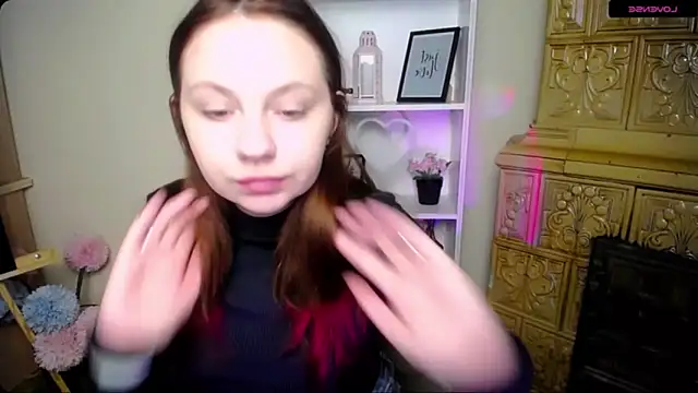 LiliaErmi online show from December 2025 06:10:02 AM