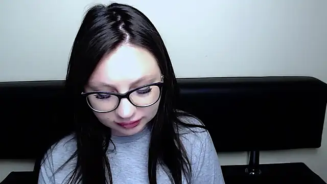 Snapshot of LiliaErmi chatting on May 2026 06:09:01 AM LiliaErmi online show from May 2026 06:09:01 AM