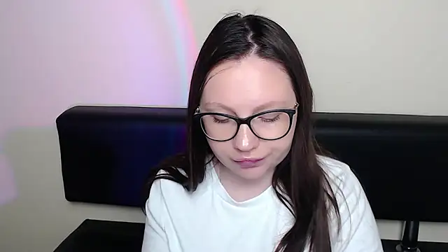 Snapshot of LiliaErmi chatting on June 2026 06:49:02 AM LiliaErmi online show from June 2026 06:49:02 AM