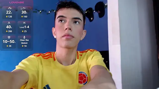 Juan Gomezz26 online show from June 2026 03:32:01 PM