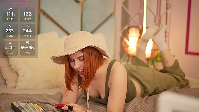 Snapshot of GingerPinky chatting on June 2026 06:47:02 AM GingerPinky online show from June 2026 06:47:02 AM