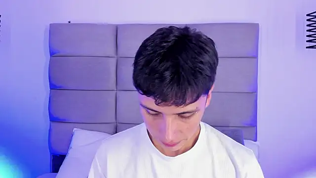 JoshClaarktt online show from July 2026 04:25:01 AM
