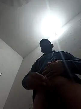 Niteenku online show from April 2026 06:09:02 PM