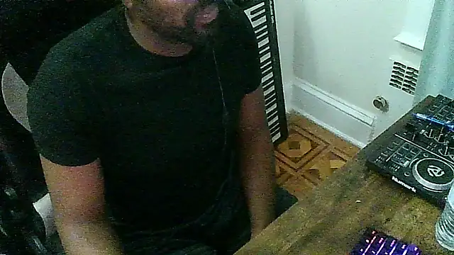 MrUnintentional online show from January 2026 04:06:02 AM