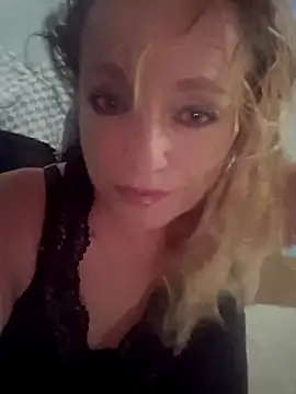 Snapshot of gailbee12 chatting on June 2026 05:34:02 PM gailbee12 online show from June 2026 05:34:02 PM