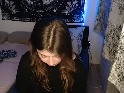 AlienforTwenty online show from January 2026 11:32:02 PM