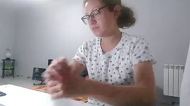 Snapshot of Alice_newhome chatting on July 2026 08:22:01 PM Alice newhome online show from July 2026 08:22:01 PM