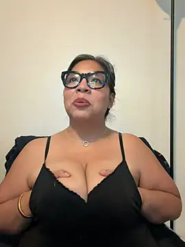 Snapshot of BettyWhispers chatting on May 2026 12:57:02 PM BettyWhispers online show from May 2026 12:57:02 PM